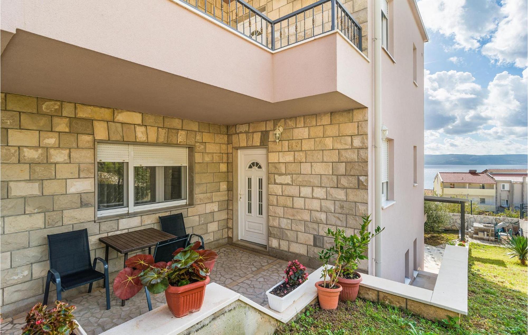 Gorgeous Apartment In Mali Rat With Kitchen Sumpetar Ngoại thất bức ảnh