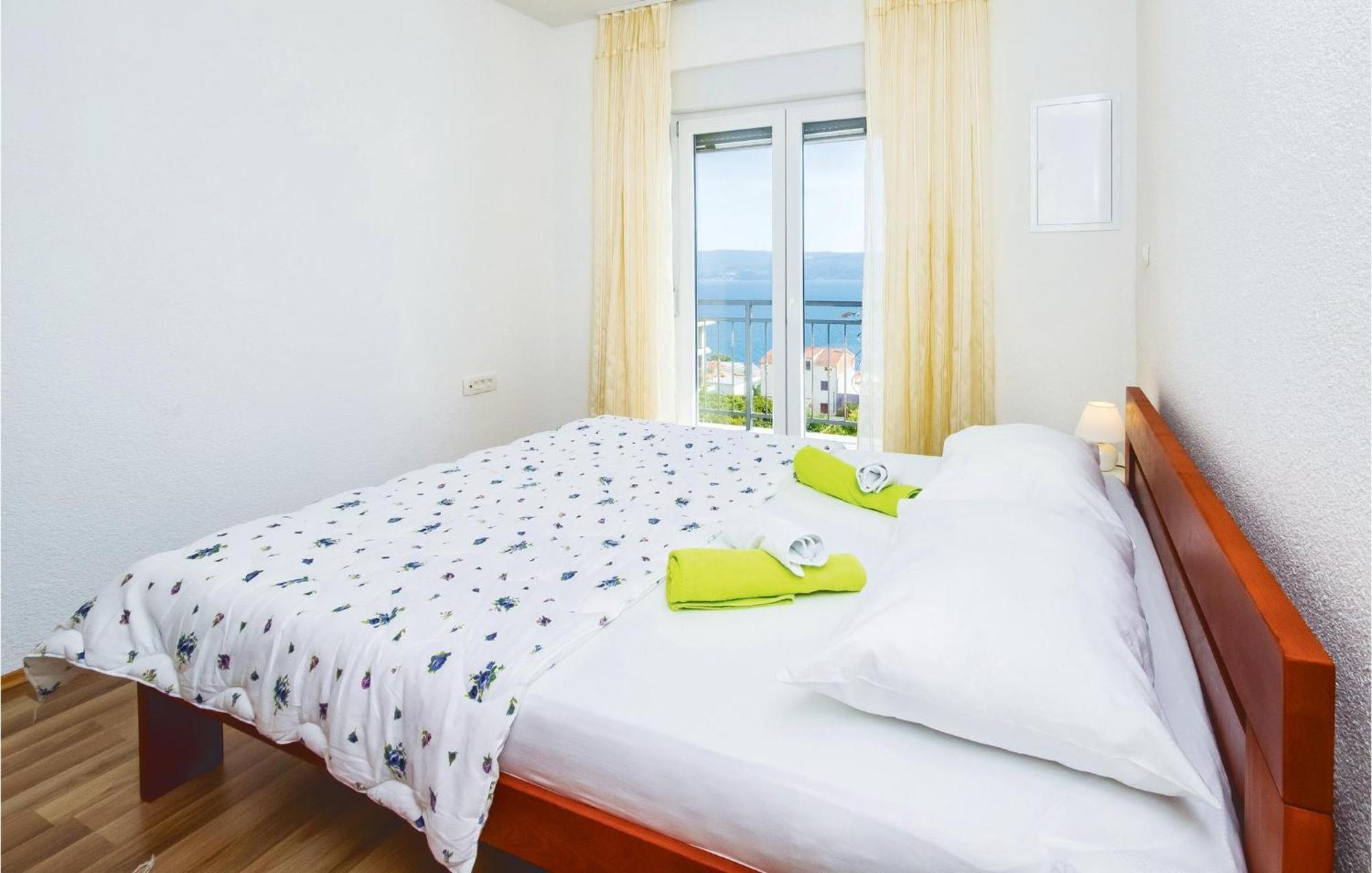 Gorgeous Apartment In Mali Rat With Kitchen Sumpetar Ngoại thất bức ảnh